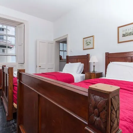 Galley Head Lightkeeper's * Donoure