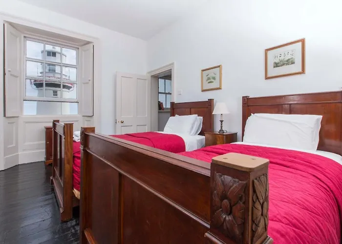 Galley Head Lightkeeper's * Donoure